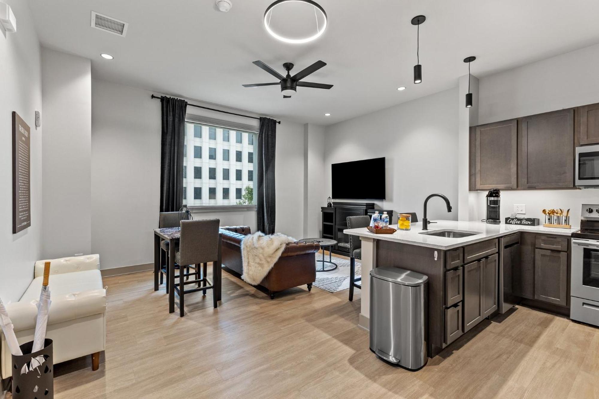 175 Lex - Walkable Downtown Lexington & Rupp Arena - Full Condos Δωμάτιο φωτογραφία